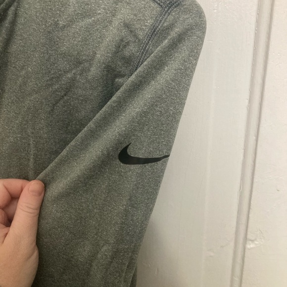 ⚡️ Nike Fri fit pullover size medium - Picture 4 of 7